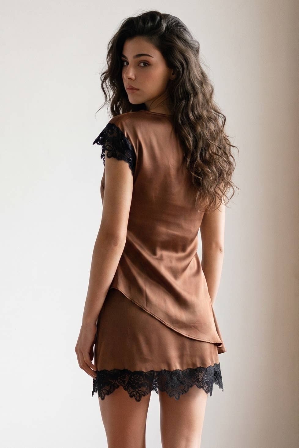 ONE SHOULDER SATIN ASYMMETRIC TOP & SKIRT SET